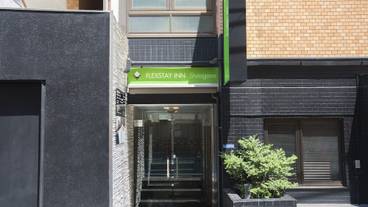 施設の入り口 / 9