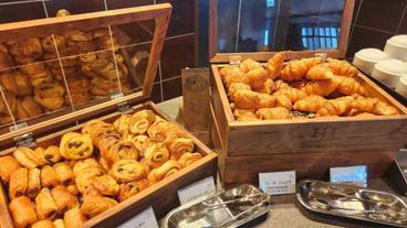 朝食ビュッフェ パン / 14