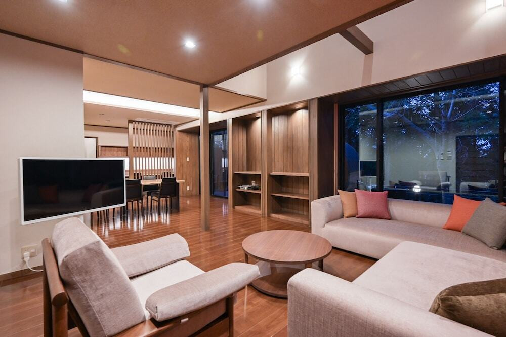 天の丸別邸　風の谷の庵（テンノマルベッテイ　カゼノタニノイオリ） / 1