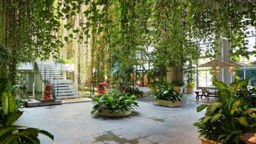 内部エントランス / 2