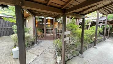 敷地内の小径 / 3