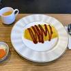 食事を予約していなかったので、喫茶室でブランチを。