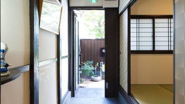 内部エントランス / 2