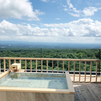 天空の純和風旅館でしっとり大人の休日を3402833