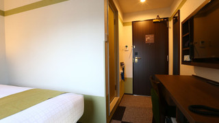 [全室禁煙]セミダブル  12sqm ベッド幅140cm