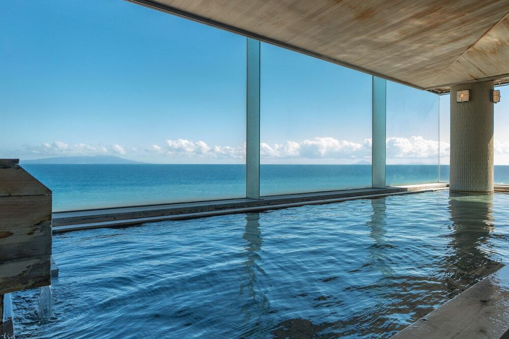 露天風呂や貸切風呂でリラックス。全室オーシャンビューの温泉宿4237345