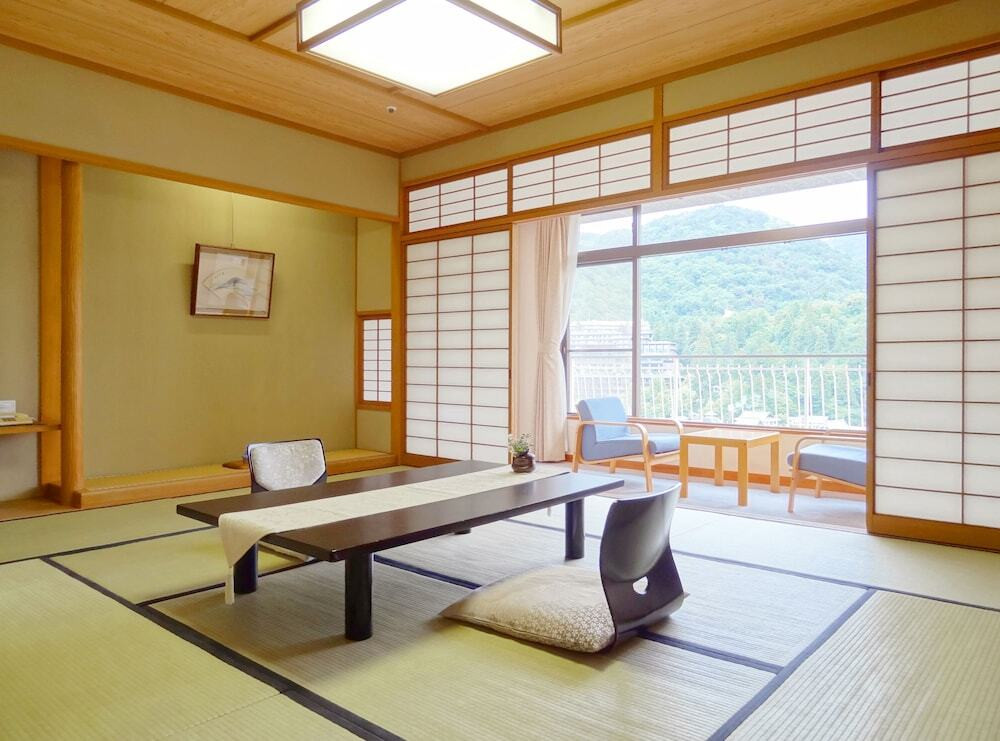 老舗旅館で絶品料理に舌鼓3443267