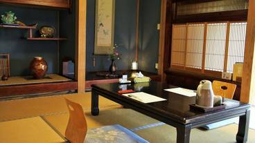 客室内のダイニングエリア / 2