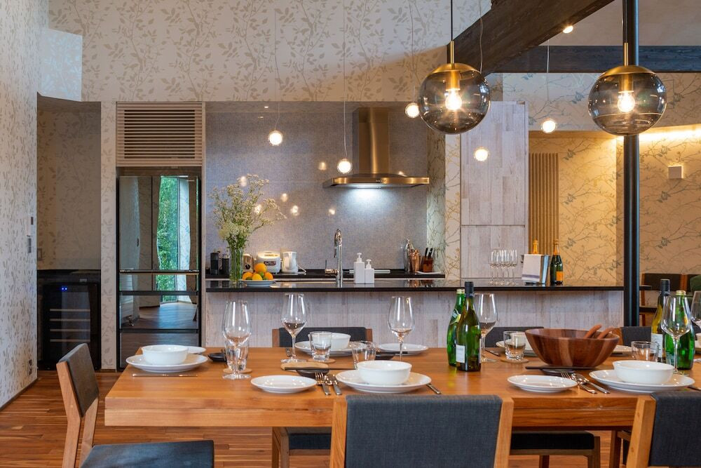 客室内のダイニングエリア