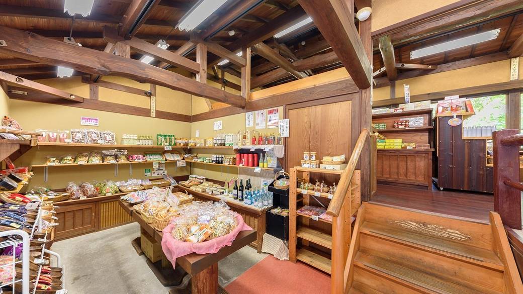 入浴受付棟の売店「柏林亭」 / 1