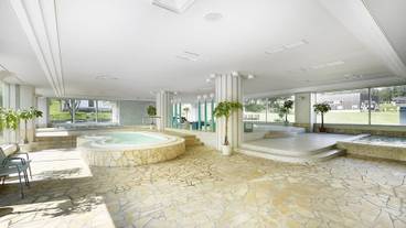 屋内 / 屋外プール / 5