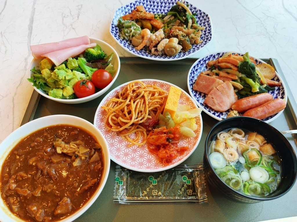 朝食