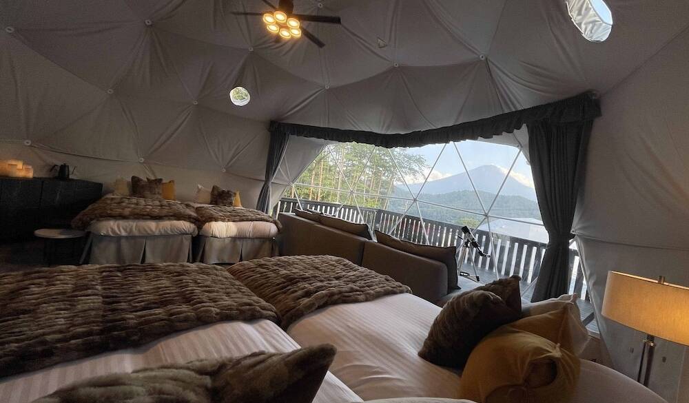 ドームから眺める富士山 / 1