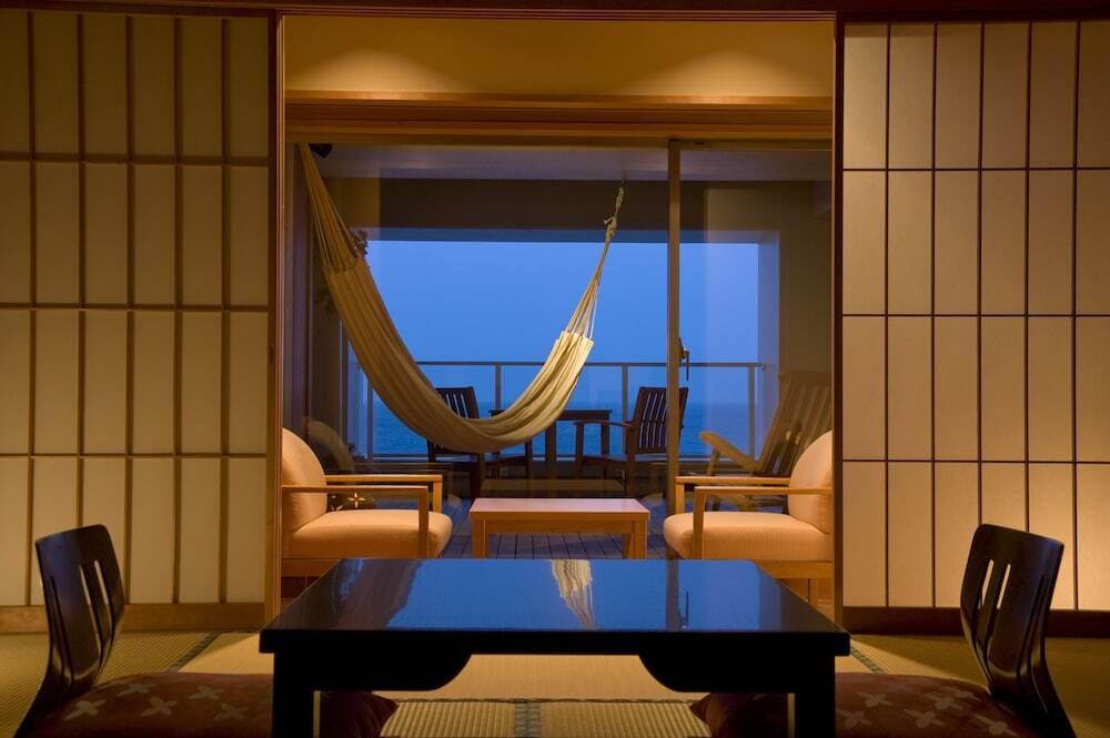 波の音がBGM♪オーシャンビューの客室で伊豆の食材を楽しもう4046972