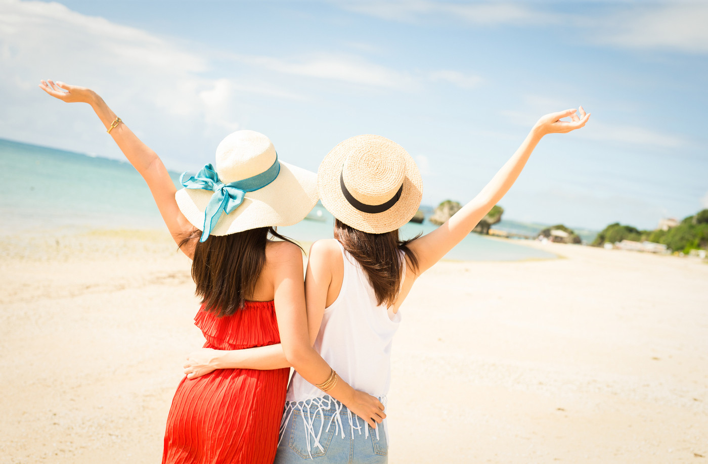 沖縄を旅する女性