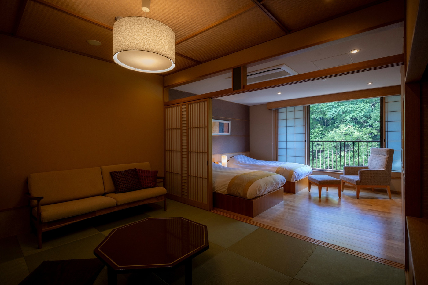 渓流のそばで、ゆったりステイ。記念日プランや貸切風呂など魅力満載♪3424133