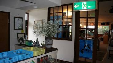 ロビーラウンジ / 3