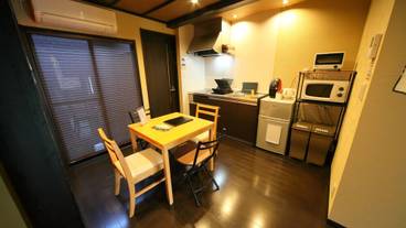 客室内のダイニングエリア / 16