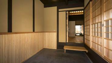 内部エントランス / 2