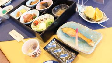 食事・飲み物 / 1