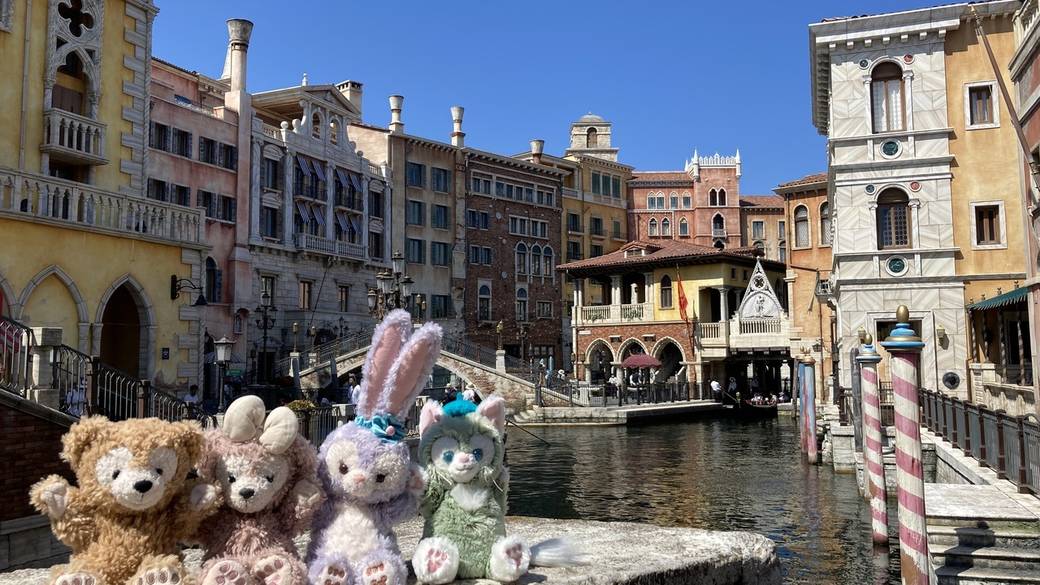 シャトルバスに乗って
東京ディズニーシーへ / 2