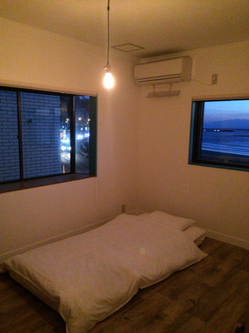 2.  テラス席で海を眺めながら絶品朝食を。「海辺のBed＆Breakfast GOOD MORNING ZAIMOKUZA」4087491