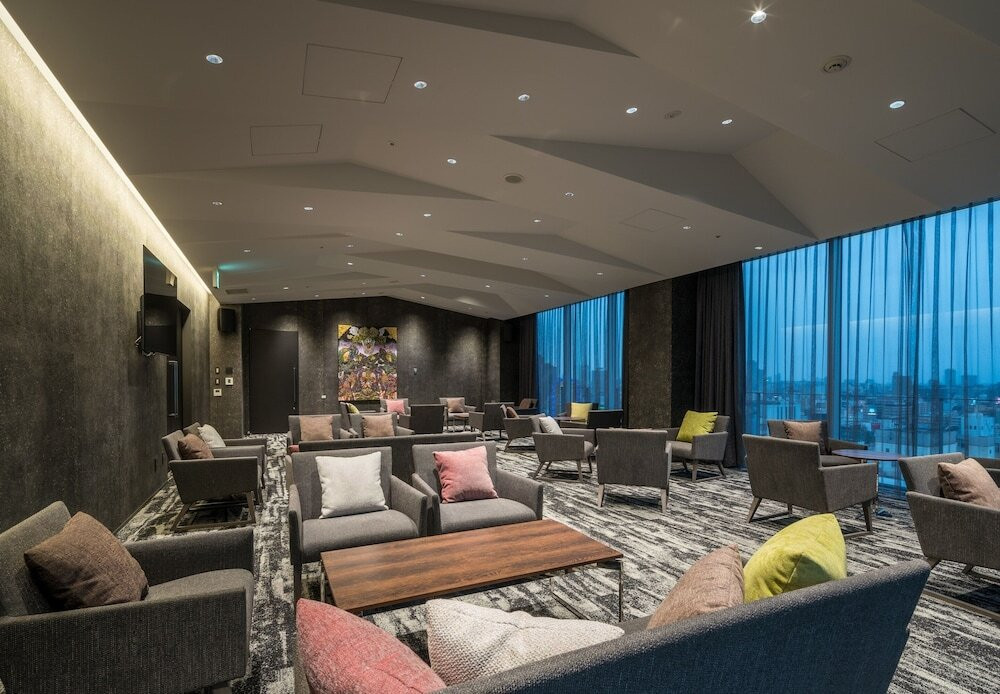 ラウンジ「瑠璃」