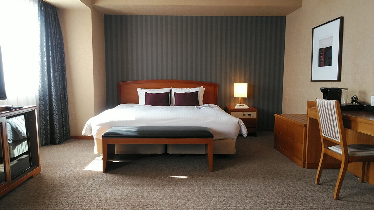 以前は喫煙室？だったのか全体的に汚れている！