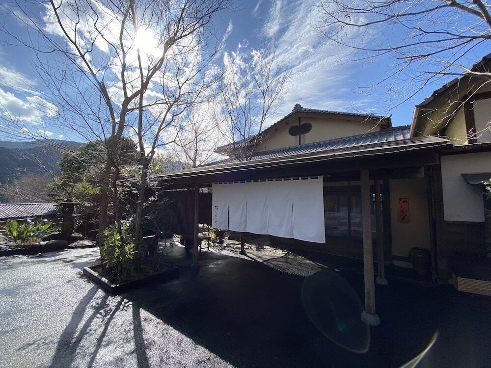 旅館の外観①