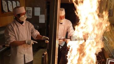 鰹の藁焼きタタキ実演 / 3