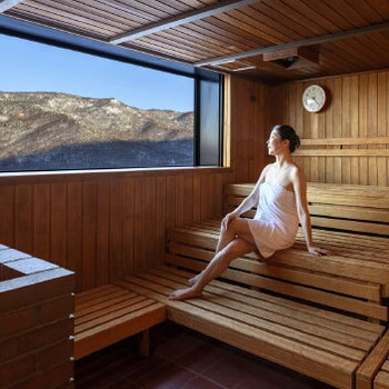 自然が美しいガーデンテラスで外気浴。四季折々の風景を楽しんで3994500