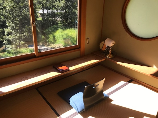 客室にある書斎