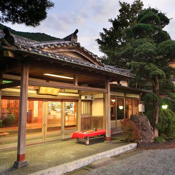 太宰治ゆかりの宿。明治と大正時代を感じる歴史旅行3449366