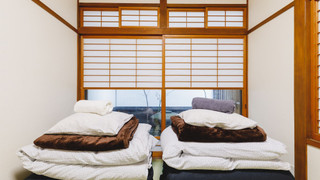 坪庭の見える和室 ツイン (共有スペースすぐ隣) 禁煙 (この部屋は共用エリアの隣にあります。時間帯によっては音が気になることがあります。)