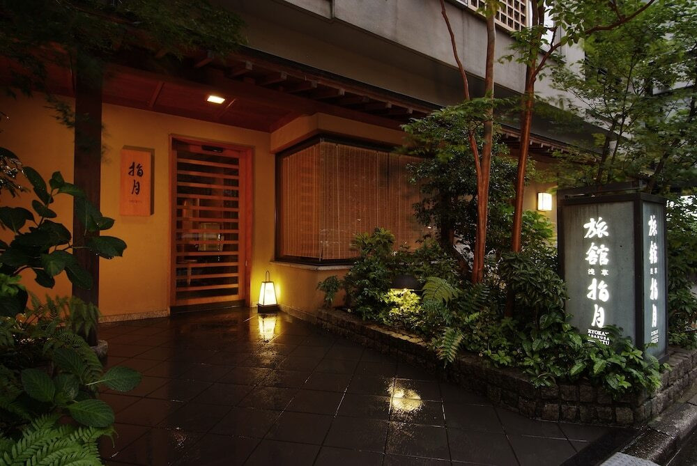 浅草の街を一望できる展望風呂を楽しんで3530449