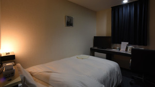 シングルルームC 喫煙 (ベッド幅140cm)