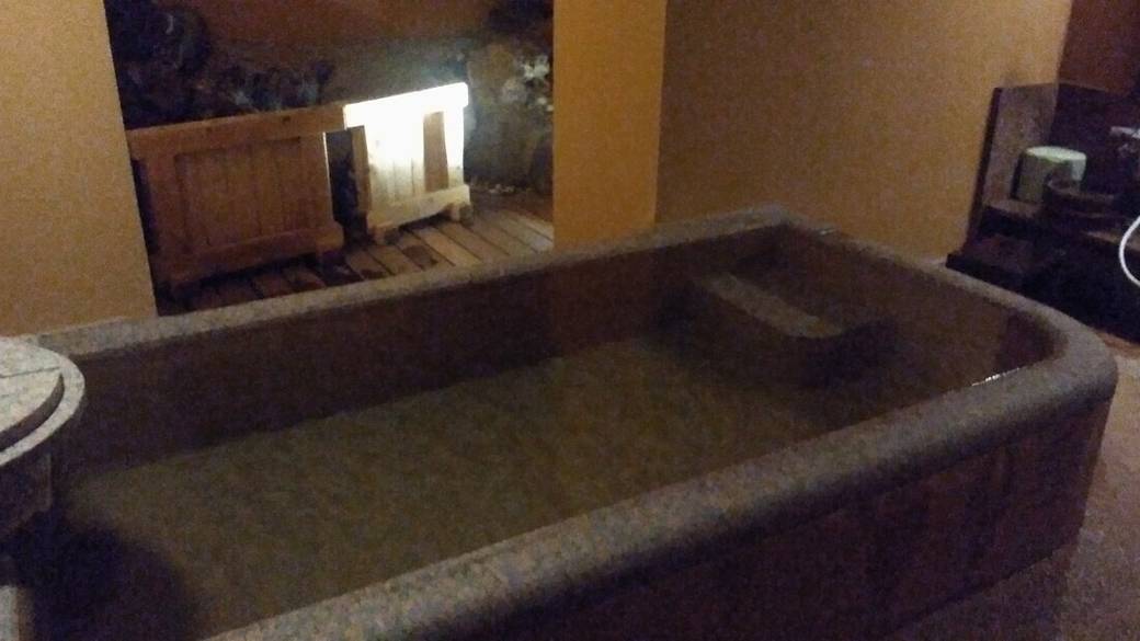 2つの貸切風呂で
まったりバスタイム / 1