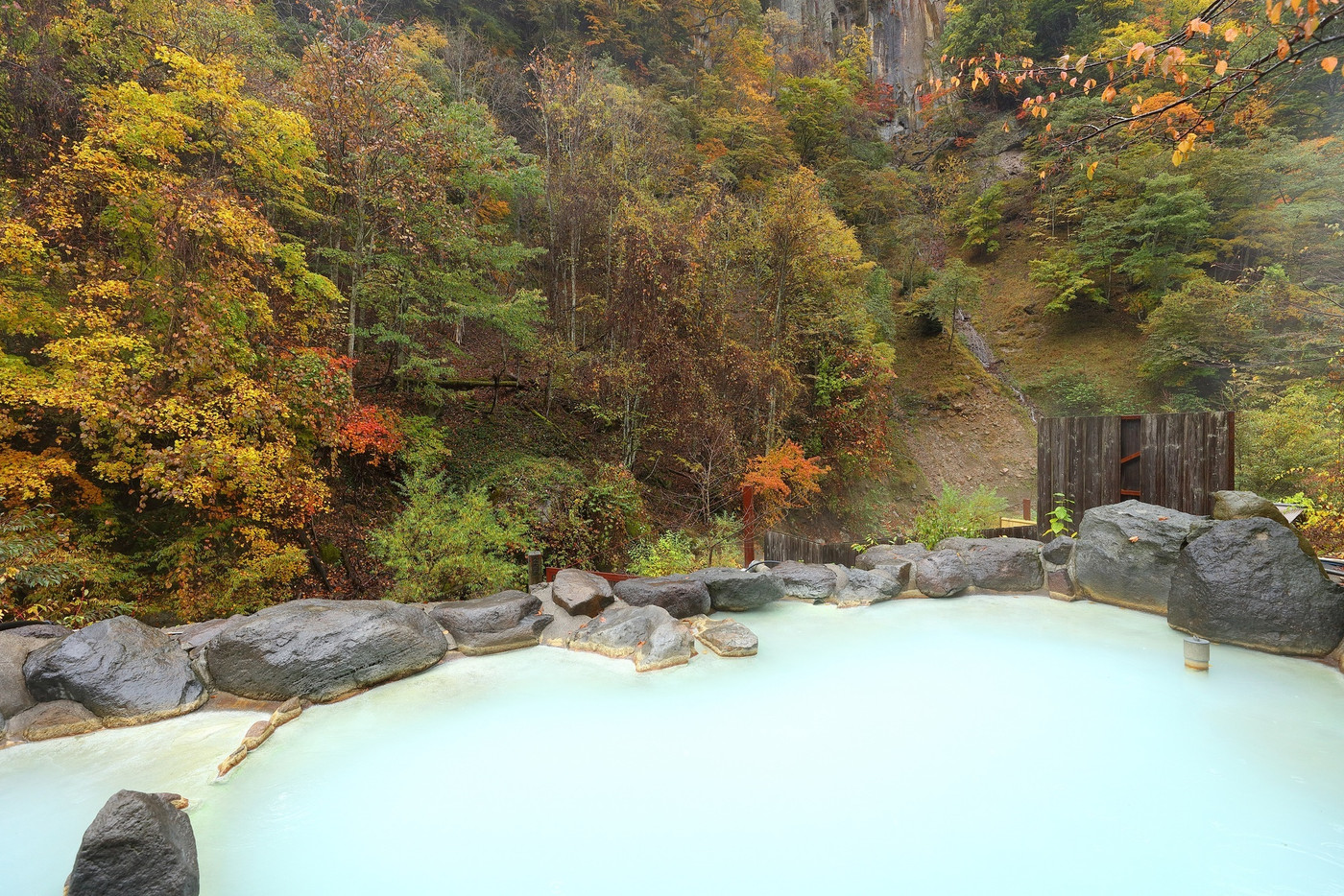 日本の秘湯　加仁湯