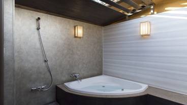 客室 / 11