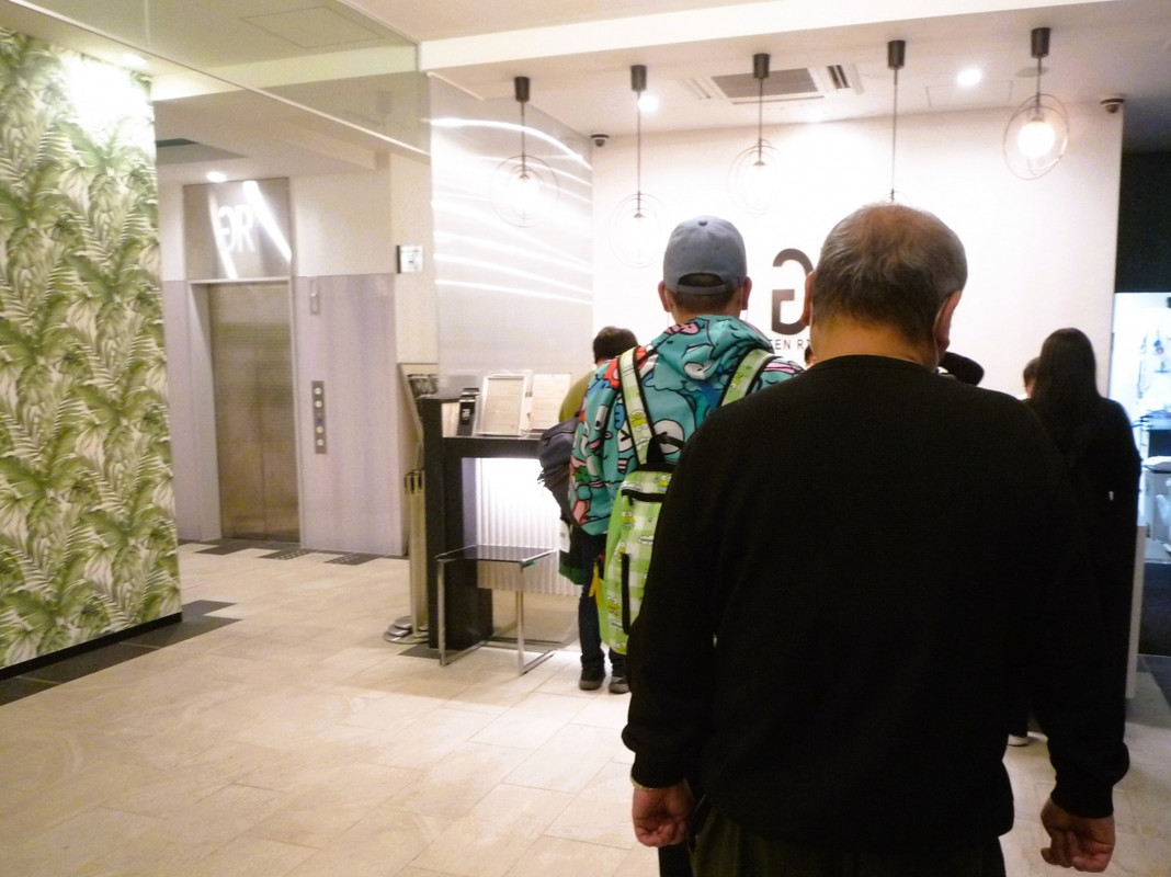 2階フロントでチェックイン