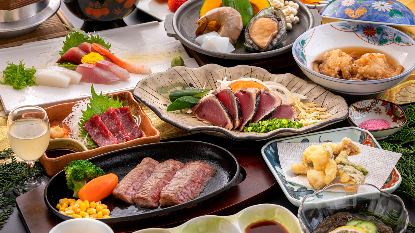 四国最南端の岬のほど近く。露天風呂で心震える景色に出会う4085716