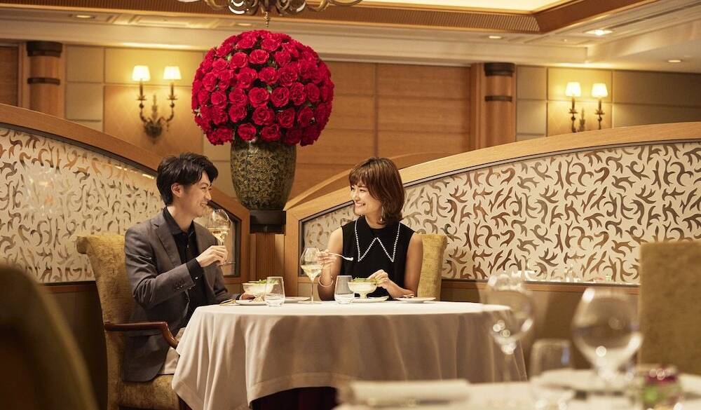 ホテル内で
豪華ディナー / 4