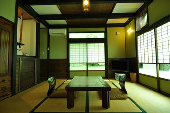 鳥遊ぶ森の宿 ふたり静3645798