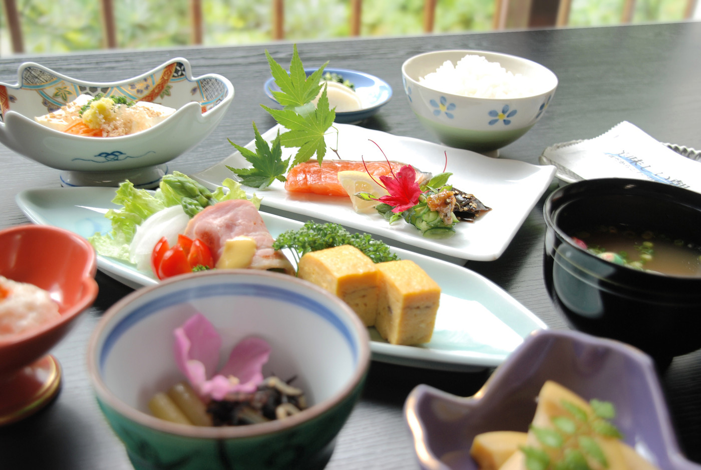 旅館の朝食のイメージ