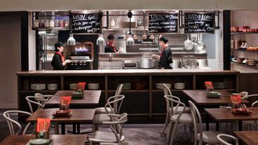 LAVAROCK Dining & Bar / 4