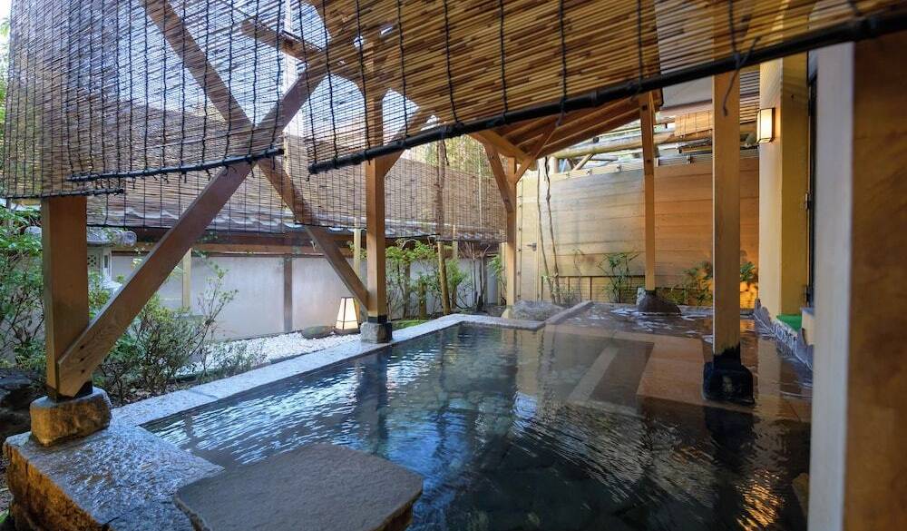 日中の明月　露天風呂 / 2