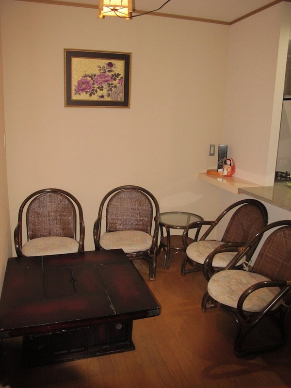 客室内のダイニングエリア