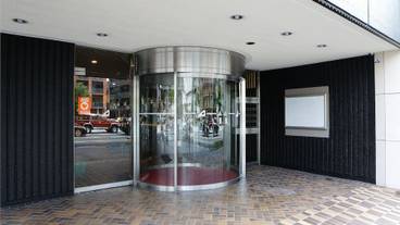 施設の入り口 / 19