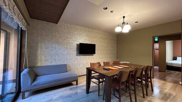 客室内のダイニングエリア / 27