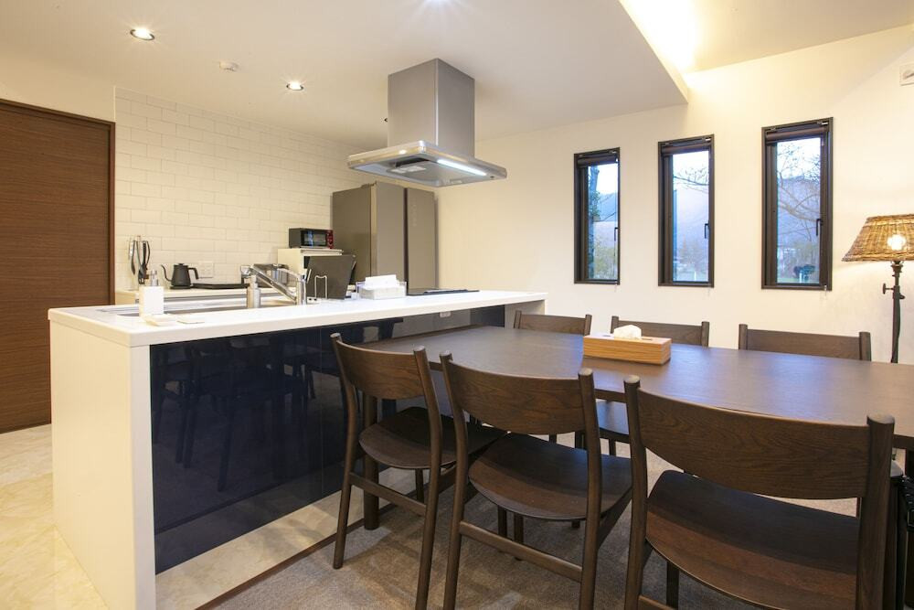 客室内のダイニングエリア